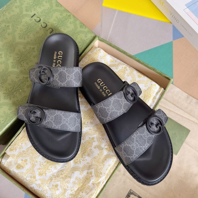 G*u*i slippers